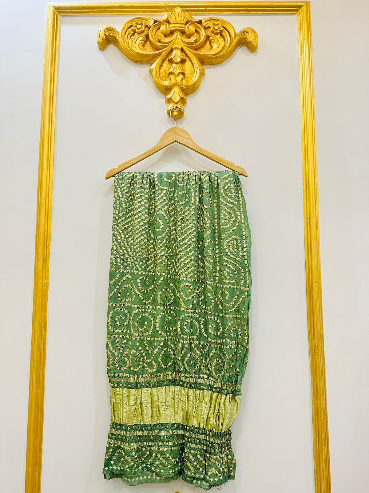 Gajji silk with Kamdani Green